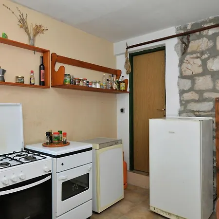 Isolated House Cove Dragisina, Kornati - 25544 בית נופש